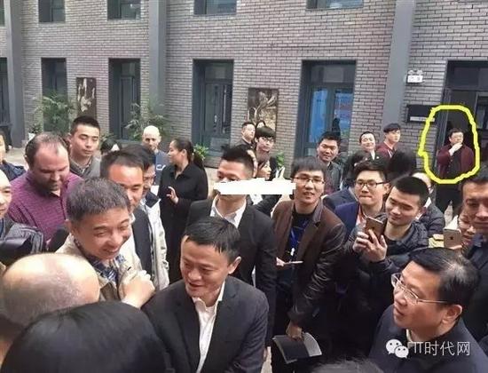 情怀不敌现实：罗永浩一边回应锤粉诉讼 一边悄悄抱马云大腿