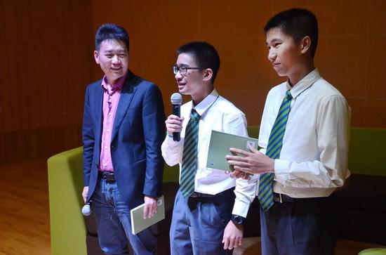 （从左往右）余党绪、席时雍、丁坚容