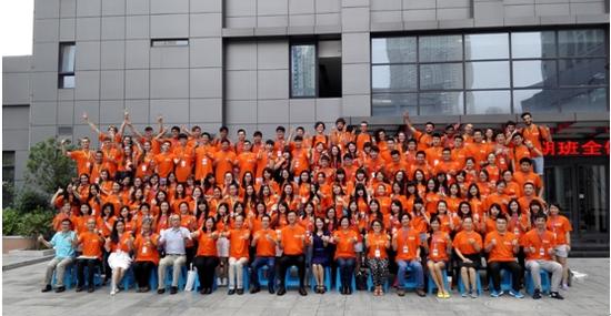 来自丝绸之路沿线八所大学的学生云集西安参加丝路文创暑期班2016开学典礼