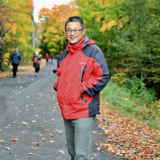 郑勇 北京晚报教育周刊记者,新浪专栏作者,自媒体“九宫八卦”创办人