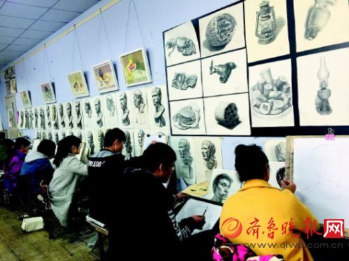 2017艺考生孤军奋战 不少人因不懂规则而走弯