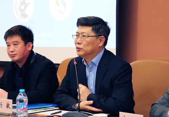 国务院参事、友成基金会常务副理事长汤敏博士发言