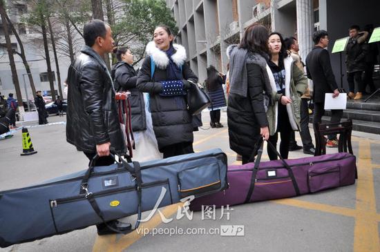 南京:南艺校考考家长