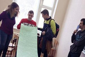 俄大学生为核物理考试自制3米长小抄