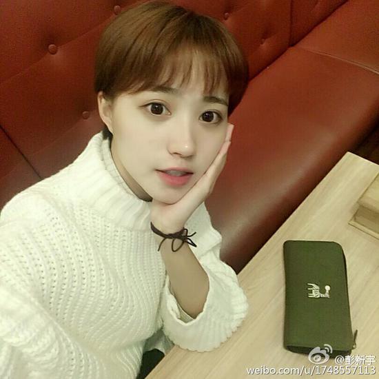 师范女生长发素颜清新 短发酷似高俊熙