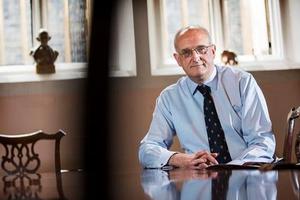 看英高校校长薪资 牛津大学校长高达46万英镑