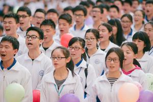 还在一心追逐名校 赴美读高中都有什么利与弊