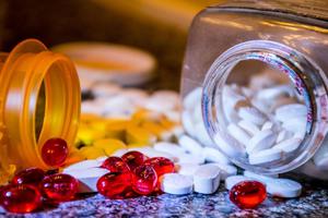 英国大学实验操作失误致两名学生中毒 命悬一线