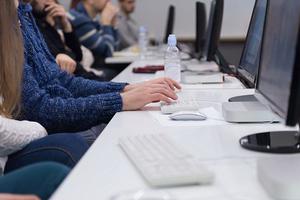 英政府严查网络论文代笔 情节严重学生或被开除