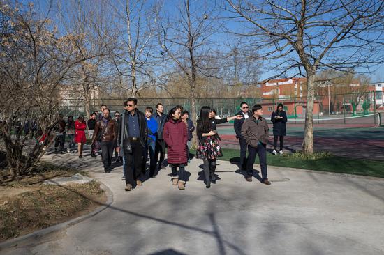 新府学外国语学校首场招生会 暖春里的开放日