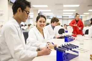 波兰医学突破治愈青光眼 医学留学学校推荐