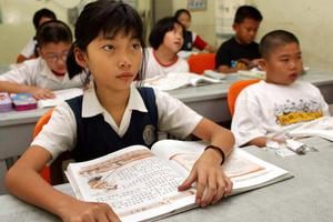 英国小学今年将引进36册上海数学教材