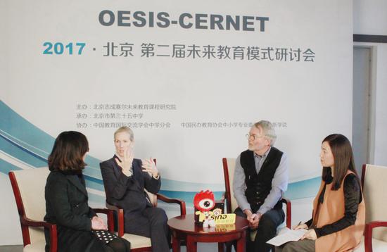 碧岳十一天主教高中校长Melinda Skrade
威斯康星国际学院校长Matthew Gibson
威斯康星国际学院王小琴女士