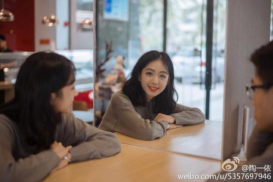 海大校花晒写真 被称清纯如精灵