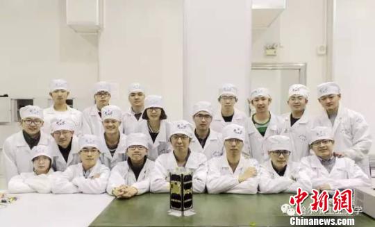 团队合影 哈工大提供