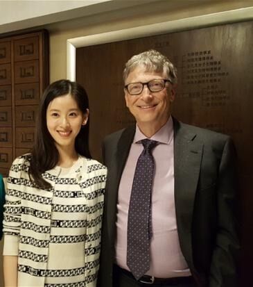 奶茶妹妹举办私人晚宴 美国半个时尚圈都来了