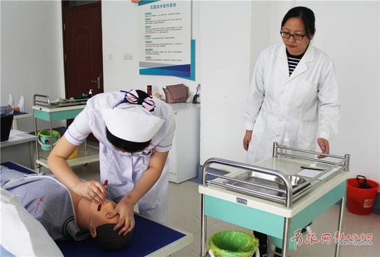 职业教育学校（配图与本文无关）