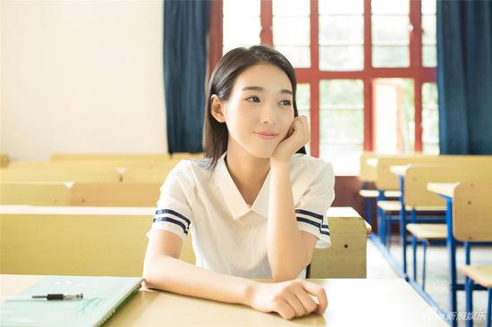 校服(配图与本文无关)