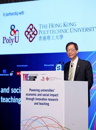 香港理工大学校长唐伟章教授期望香港理工大学与全球更多实力雄厚的学府紧密合作，提升大学对经济及社会的影响，为人类缔造更美好的未来。