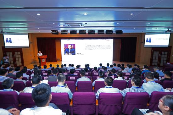 <a href='/Gaokao/College/Details/GBBK0635'>北京联合大学</a>校长李学伟向大会开幕式致欢迎辞