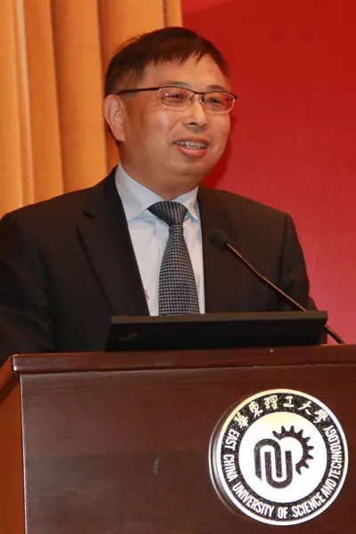 吴柏钧教授、博士生导师，华东理工大学副校长、上海市管理科学学会副理事长