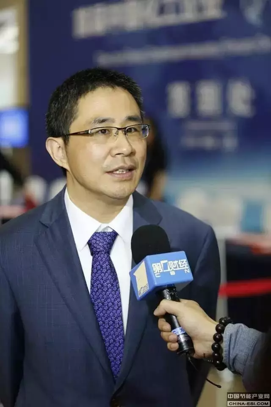 阎海峰教授、博士生导师,华东理工大学商学院院长、上海市人力资源管理专业委员会副理事长