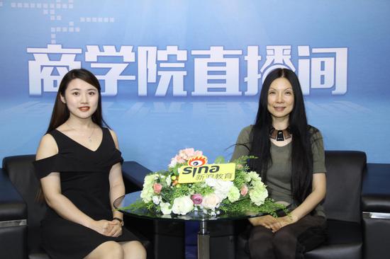 上海交通大学高级金融学院MBA项目执行主任倪海英老师(右)