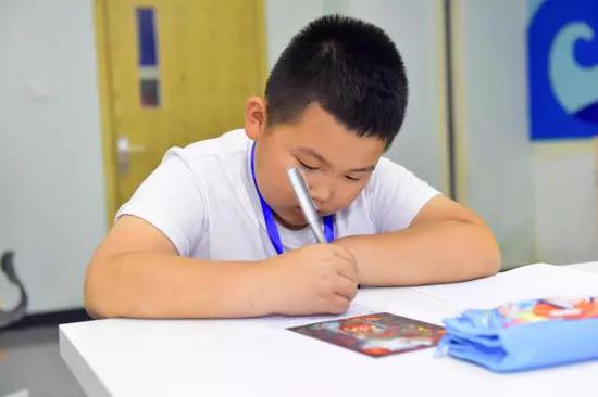 新府学外国语学校开放体验活动 体验精彩课堂