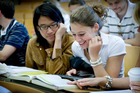 英国新加坡教育制度比较究竟哪个更胜一筹|国