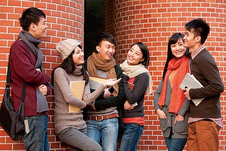 留学生吸笑气致瘫 这类毒品为何在海外流行?