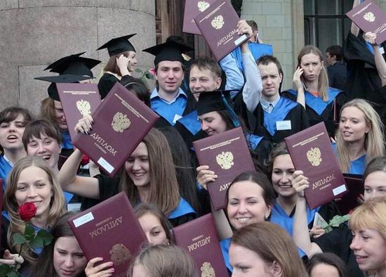 俄罗斯劳动力市场饱和 10%毕业生恐无法就业