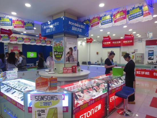 国产手机血拼营销 明星广告费上涨百倍|明星广