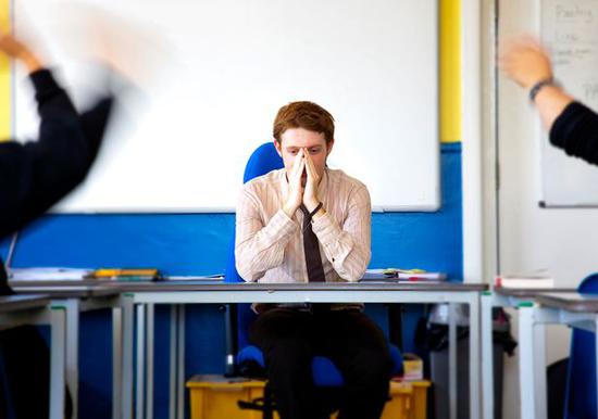 英国教师数量急剧下降 或将引发教育危机
