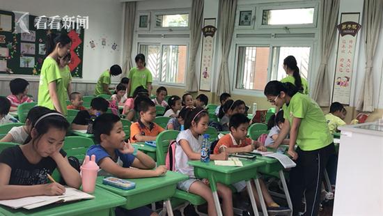 徐家汇街道爱心暑托班现场