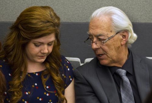 家长应该和孩子讲清楚家里的经济状况。(来源：美国《世界日报》)