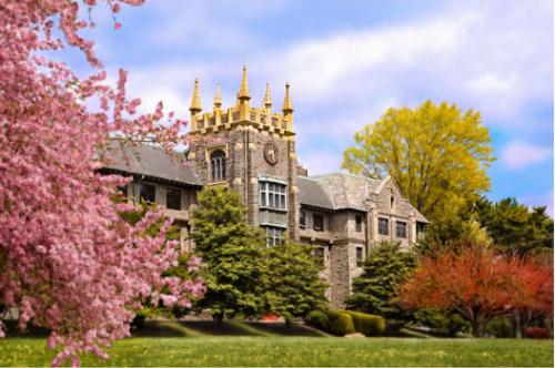 课程选择多样 美国寄宿高中八大优势解析|毕业