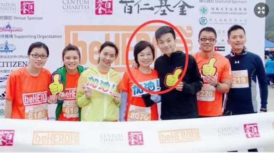 图为蔡女士与长子潘匡仁