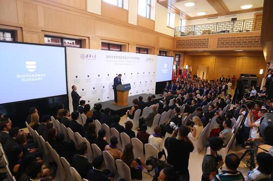 清华大学副校长杨 斌在书院开学典礼上发言 (摄影：常志东)