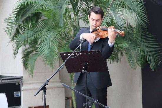 寻律音乐教育线上教学线下呈现:连接全球优质