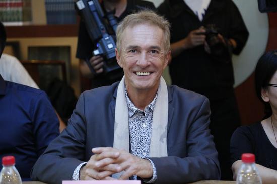 奥利弗·格朗让先生