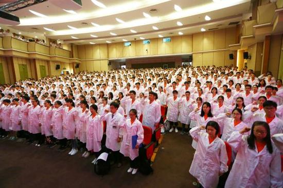 9月11日，上海交通大学医学院举行新生入学仪式。校方供图