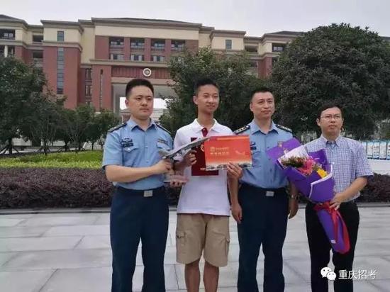 重庆2018空军招飞展开 选拔条件和程序全在这