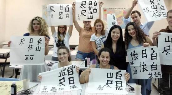 世界掀起“汉语热” 中文究竟有何魅力?-校园网罗