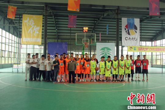 资料图：8月12日，全国青少年业余篮球联赛拉萨站开赛。 承办方供图