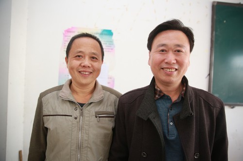 陈克飚和大学老师合影