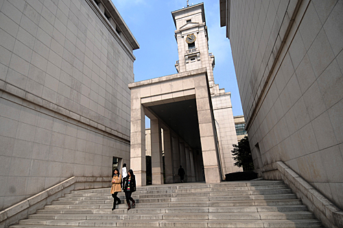 打头阵的诺丁汉大学海外分校目前学生人数最多,中国宁波校区有近8000名学生,马来西亚有5000名学生。图/新华社