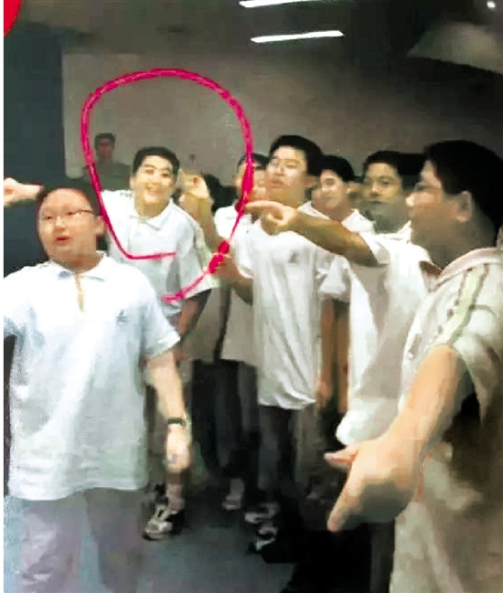 初中200斤3个月减60斤 现在号称翻版彭于晏