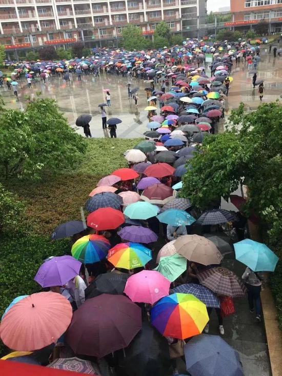 △南京某小学面谈现场