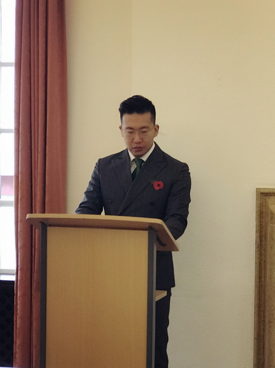 (五岳智库商学院的王院长是位年轻的80后)