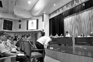 艺校副校长收家长40万找枪手替考获刑